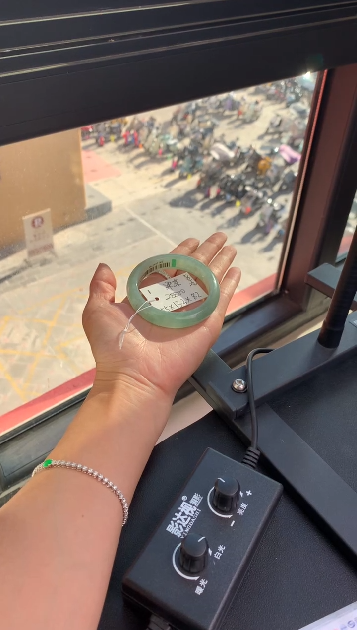 未镶嵌手镯翡翠果****4翡翠手镯 下单联系小耳机#