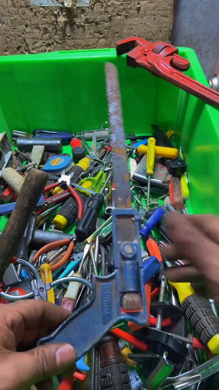 用***8五金工具组合套装