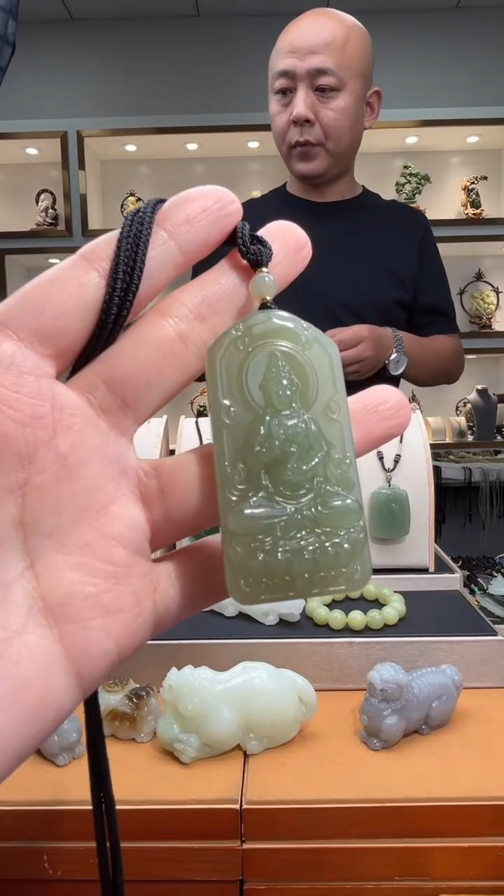 颈饰未镶嵌和田玉苏