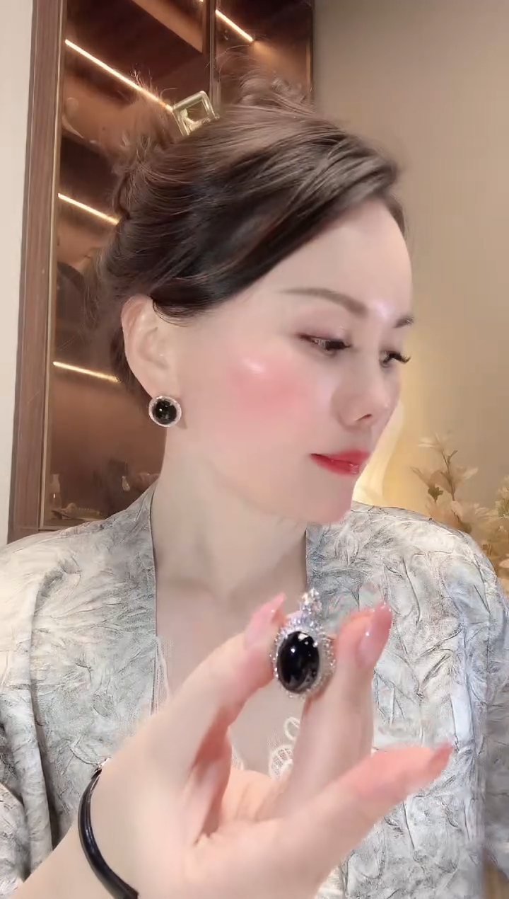 翡翠18K金镶嵌戒指D48 翡翠