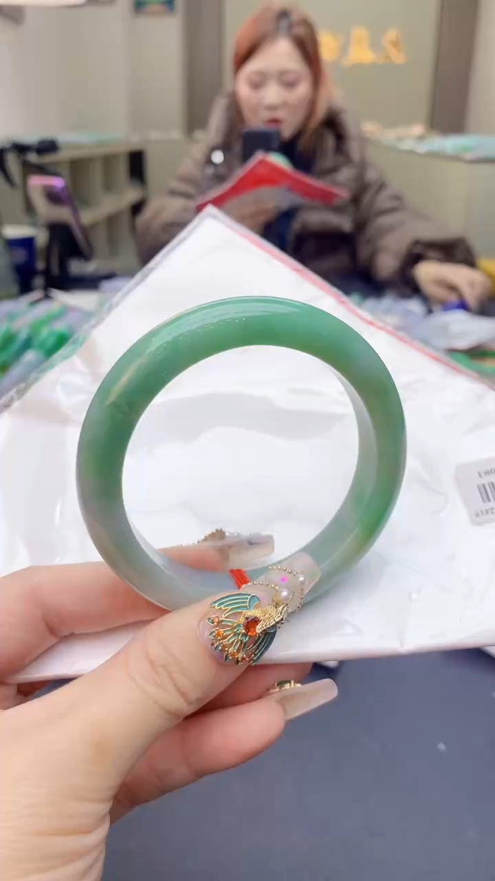 【闪购商品】翡翠手镯未镶嵌0280174243