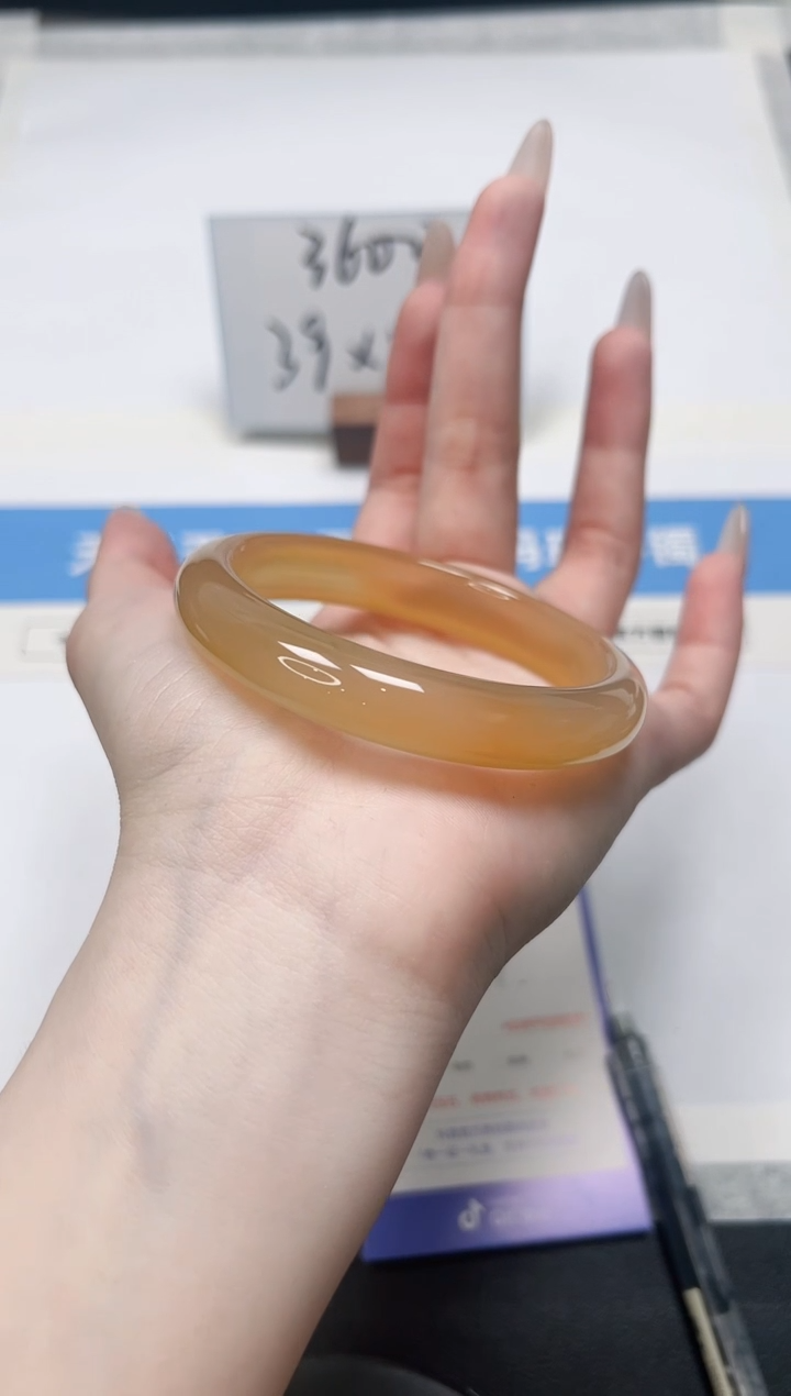 【闪购商品】石英质玉手镯未镶嵌95/香槟57