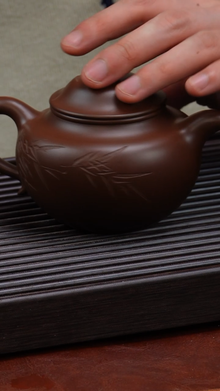 【闪购商品】紫砂茶壶刻绘莲子壶
