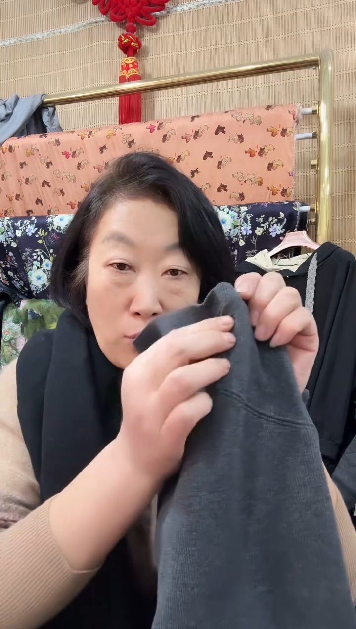 羊毛贴体塑性棉裤（S码）成品一条腰有色差微残（颜色随机发）