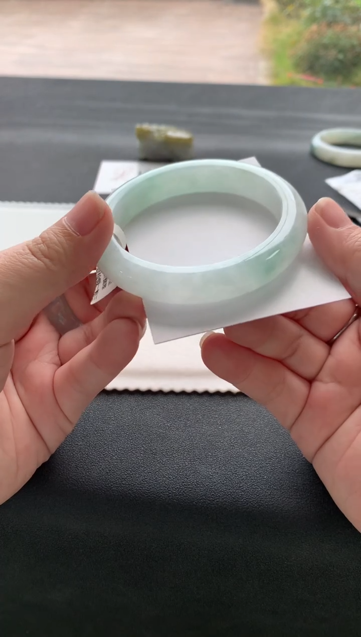 【闪购商品】翡翠手镯未镶嵌56.6正圈A7708买断