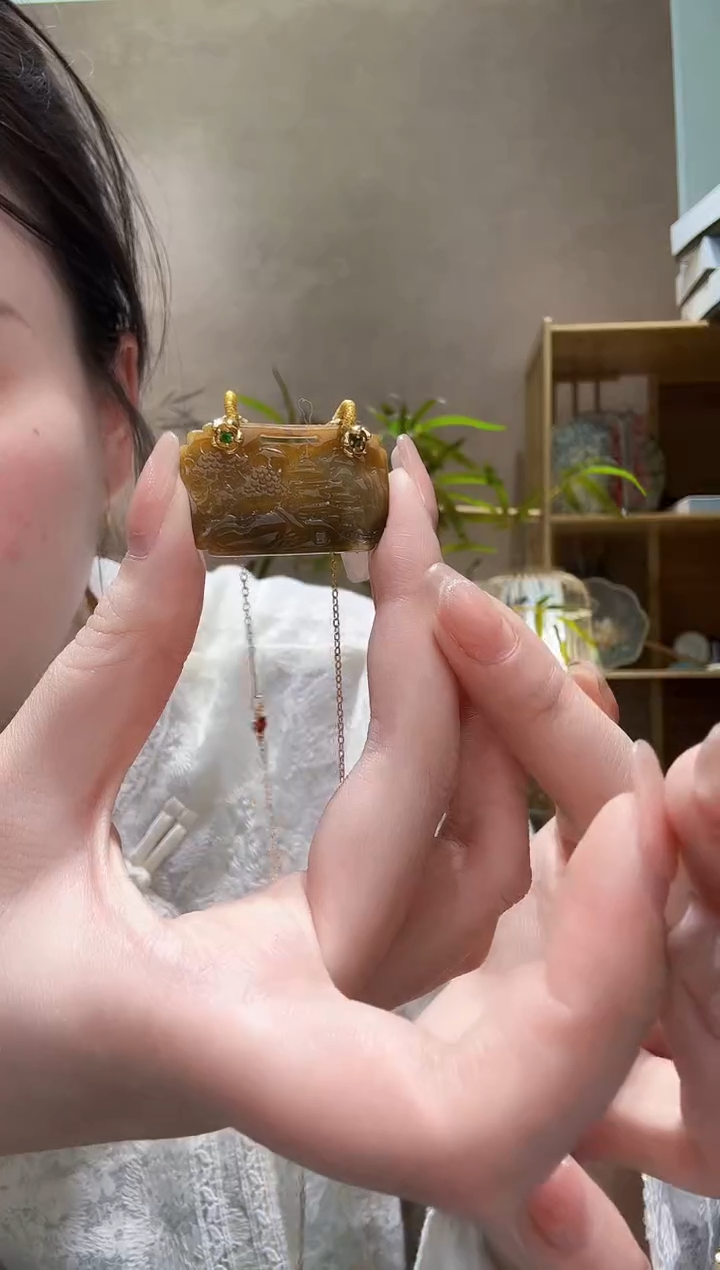 翡翠未镶嵌颈饰吊坠