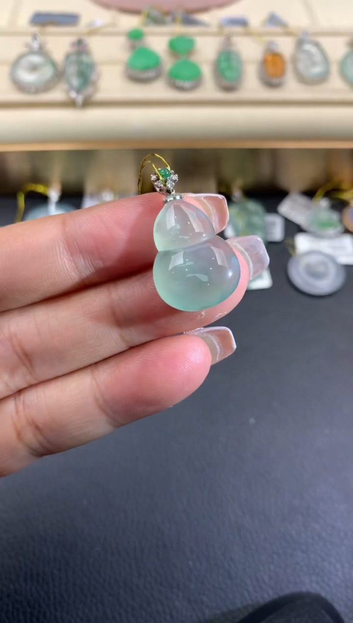 【闪购商品】翡翠颈饰18K金镶嵌D685