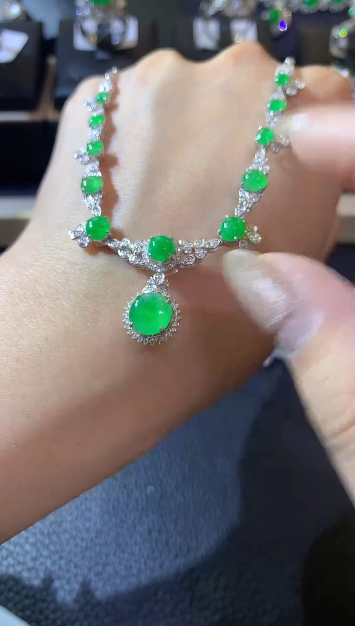 【闪购商品】翡翠套链18K金镶嵌A55翡翠