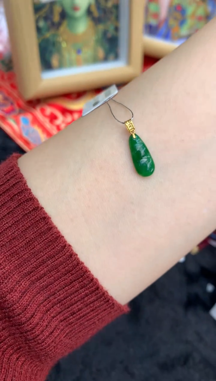 【闪购商品】翡翠颈饰18K金镶嵌福豆