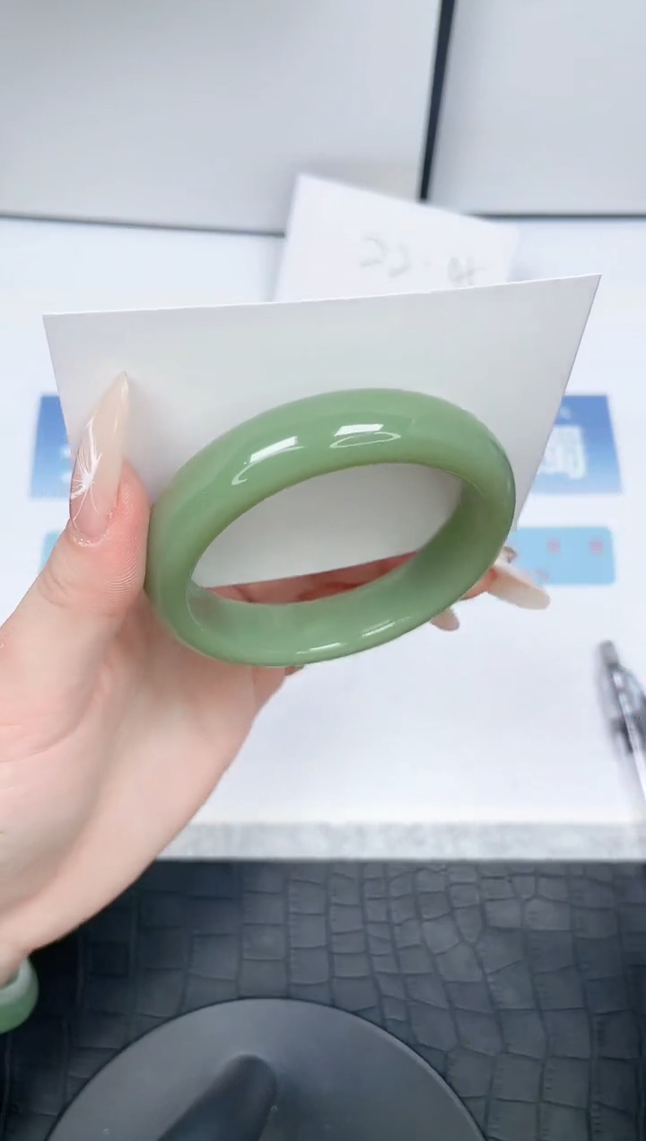 【闪购商品】石英质玉手镯未镶嵌118-57