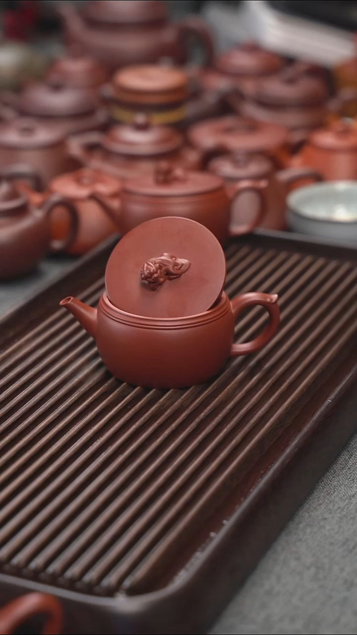 茶壶紫砂微瑕狮子汉瓦盖面波浪150cc