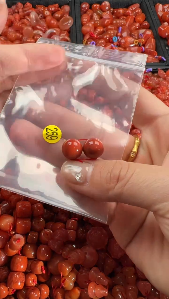 【闪购商品】南红玛瑙颈饰未镶嵌1