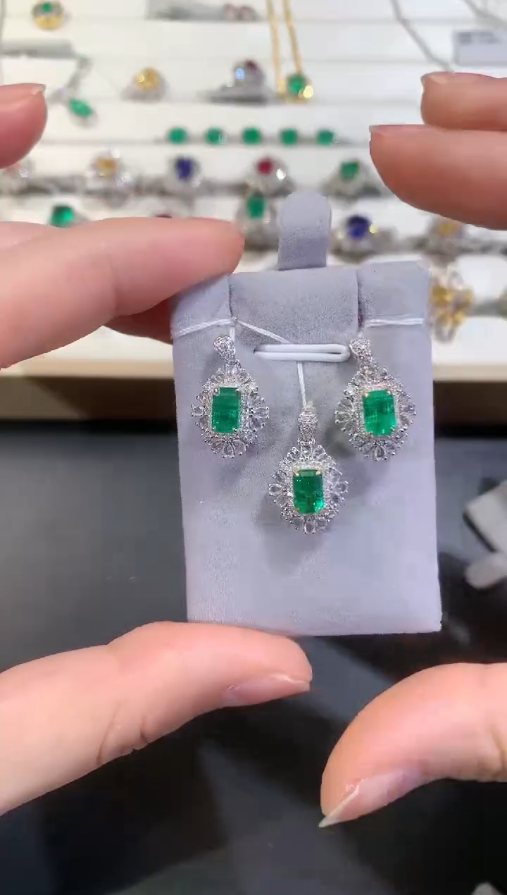 【闪购商品】祖母绿吊坠18K金镶嵌S19|4800多样性发其一