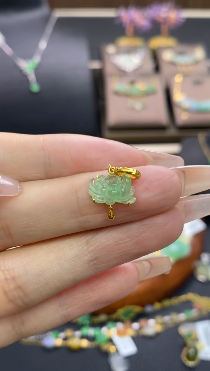 【闪购商品】翡翠颈饰18K金镶嵌净货15886