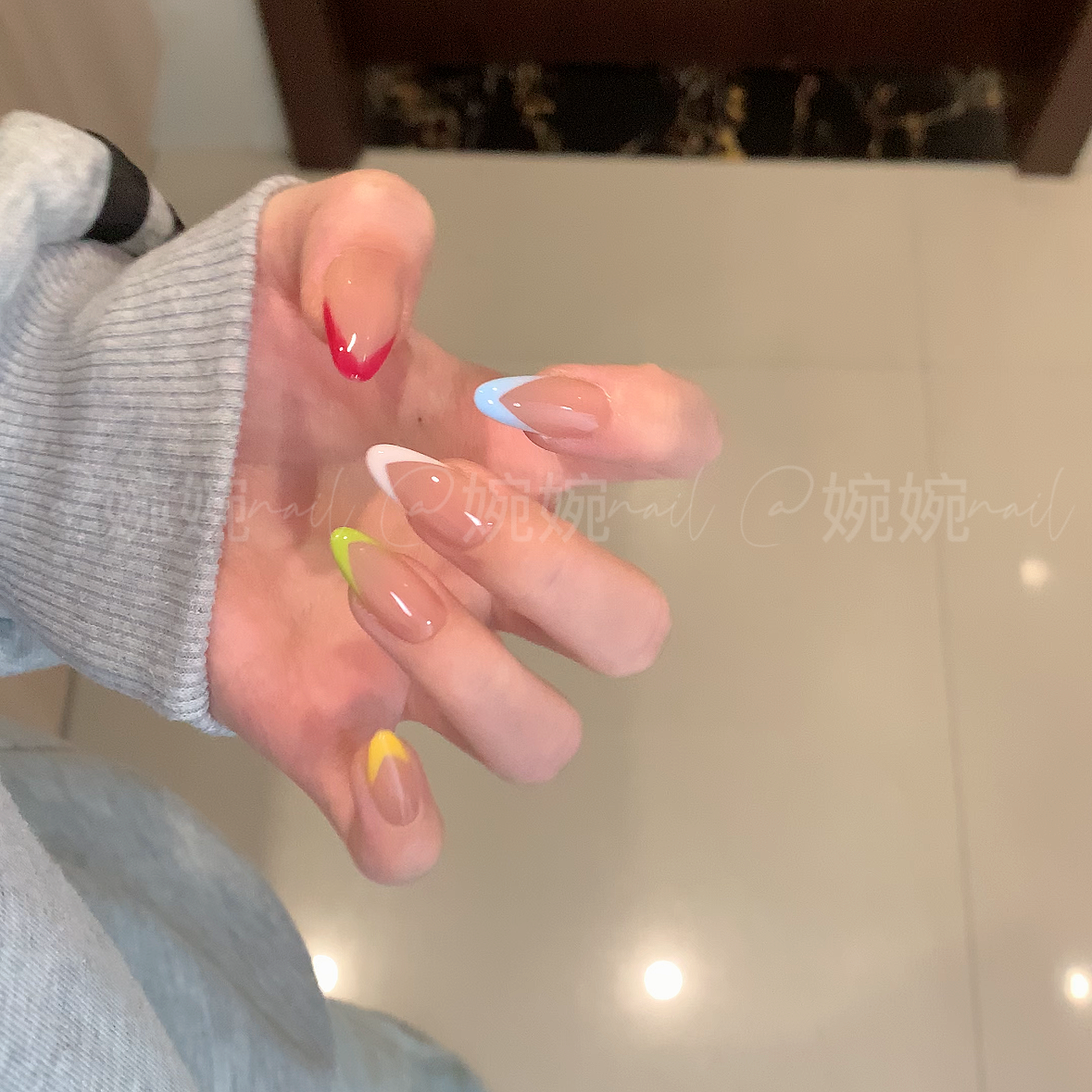 清！！！【彩色V型法式】纯手工手绘清新跳色法式设计穿戴甲