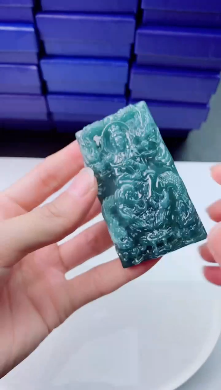 【闪购商品】翡翠颈饰未镶嵌         
