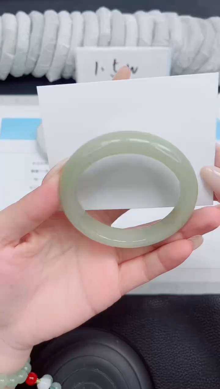 未镶嵌手镯石英质玉172-56.5