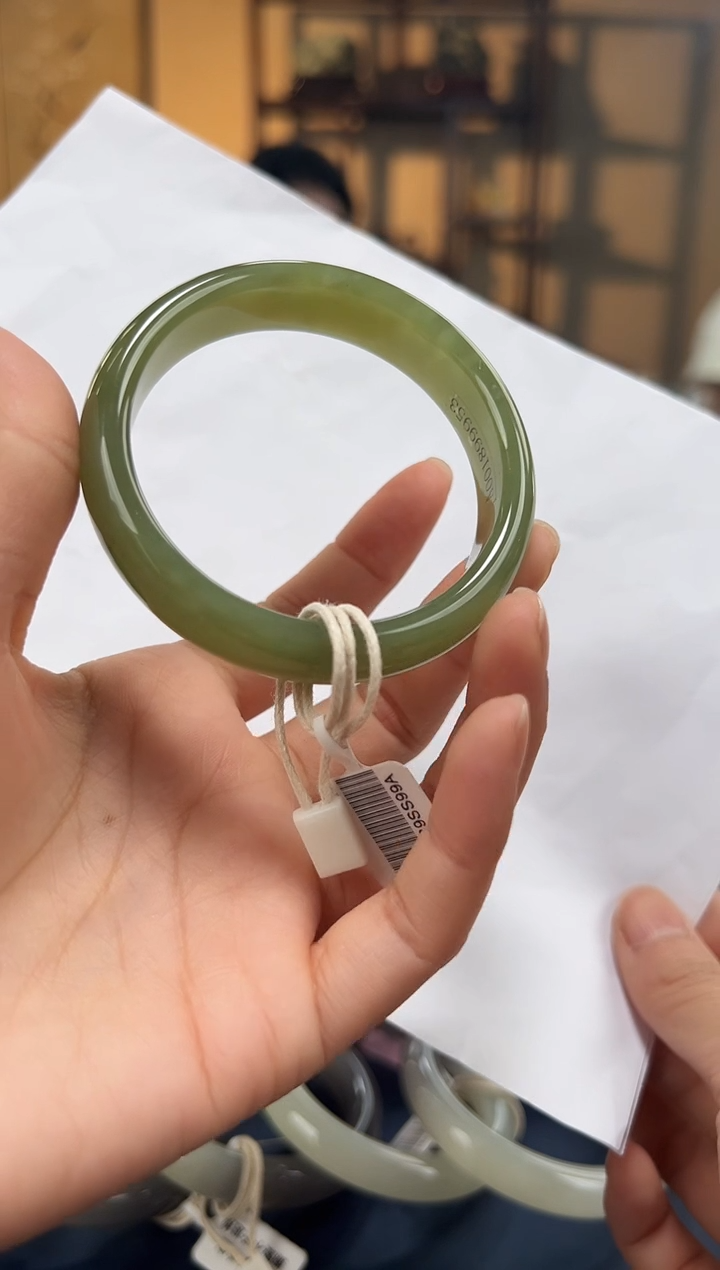 和田玉未镶嵌手镯A0018-53