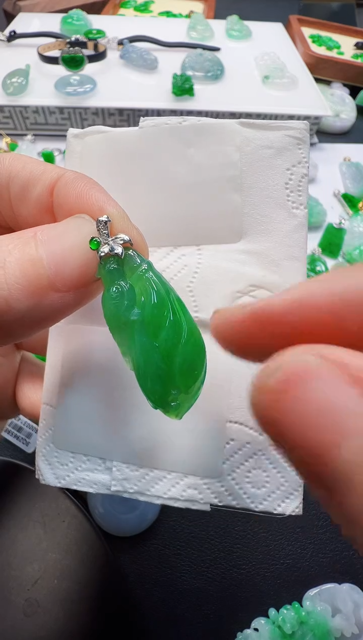 翡翠18K金镶嵌吊坠(不含链)1880