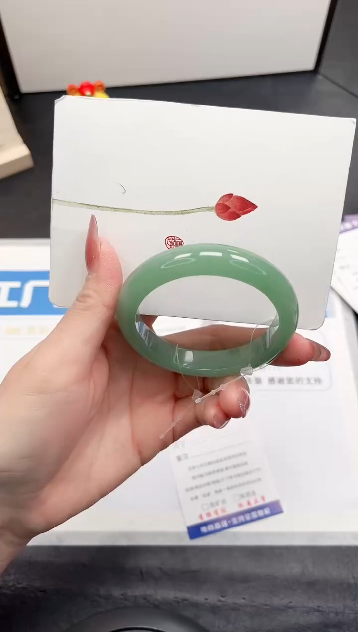 【闪购商品】石英质玉手镯未镶嵌215-56