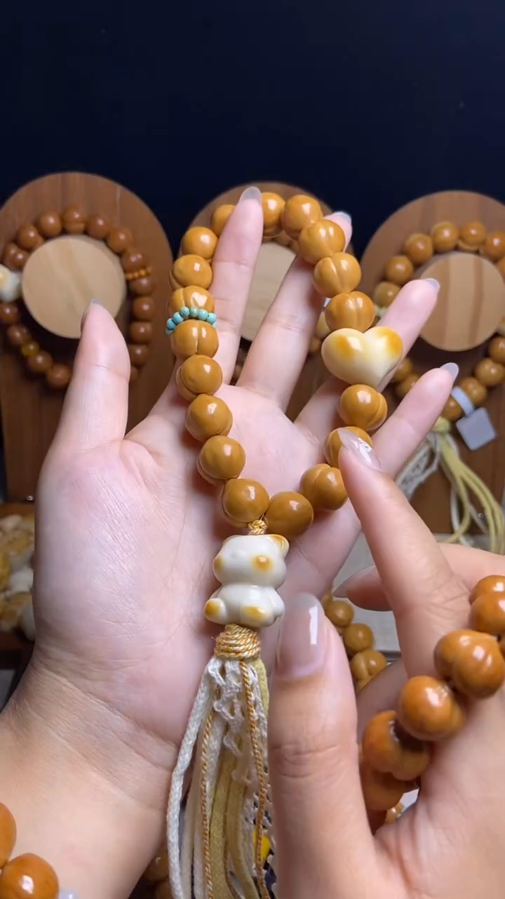 手串猴头核桃全品光面爱心蓝跑环小熊三通奶油风