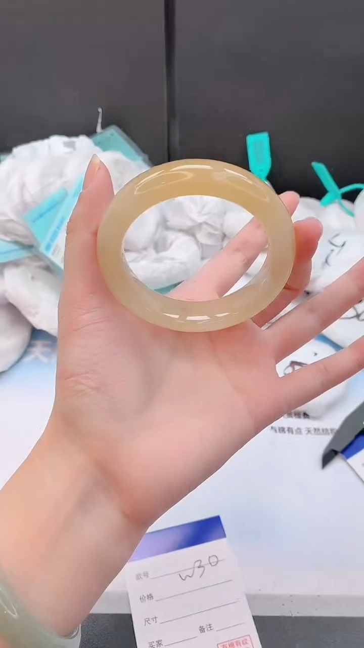 未镶嵌手镯石英质玉W30-55