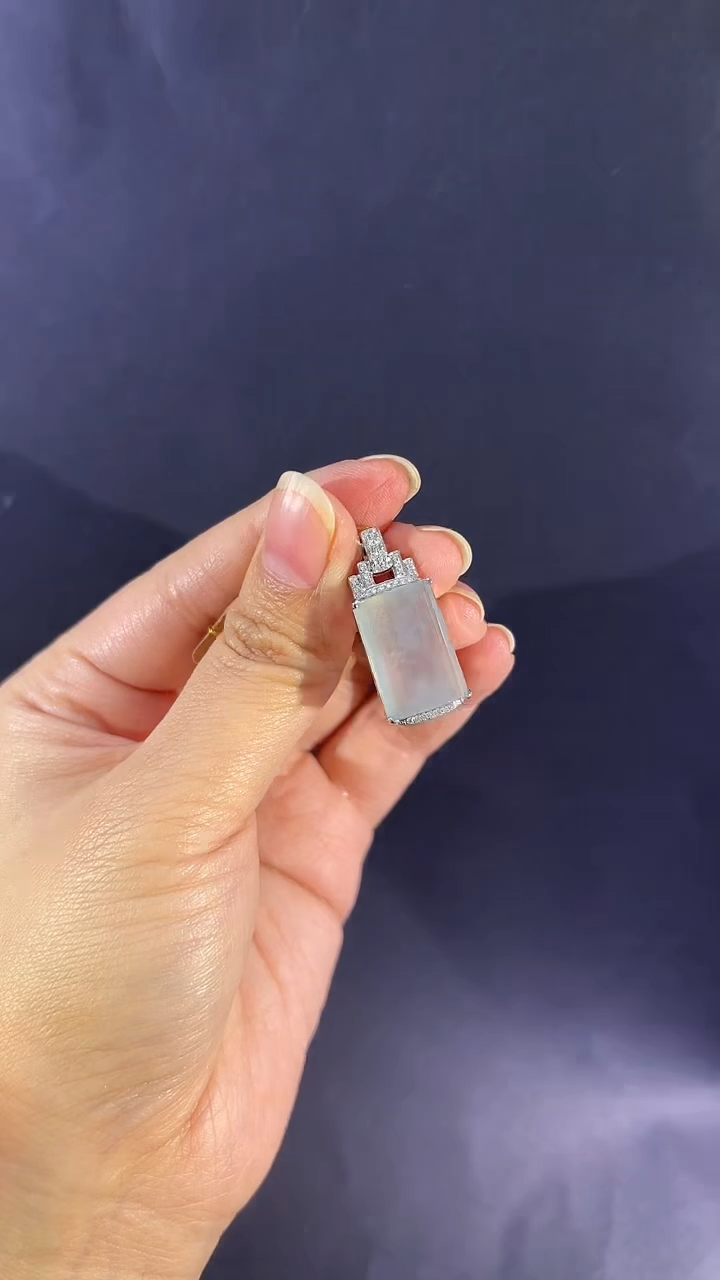 【闪购商品】翡翠吊坠(不含链)18K金镶嵌翡翠方柱吊坠多人不退不换