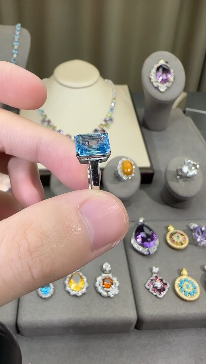 银S925镶嵌戒指托帕石10*8mm戒指简约款