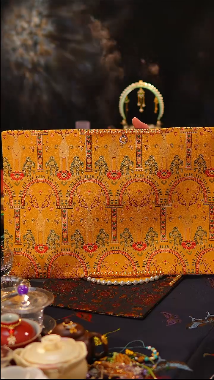 166茶席茶席50x30cm金色灵鹿