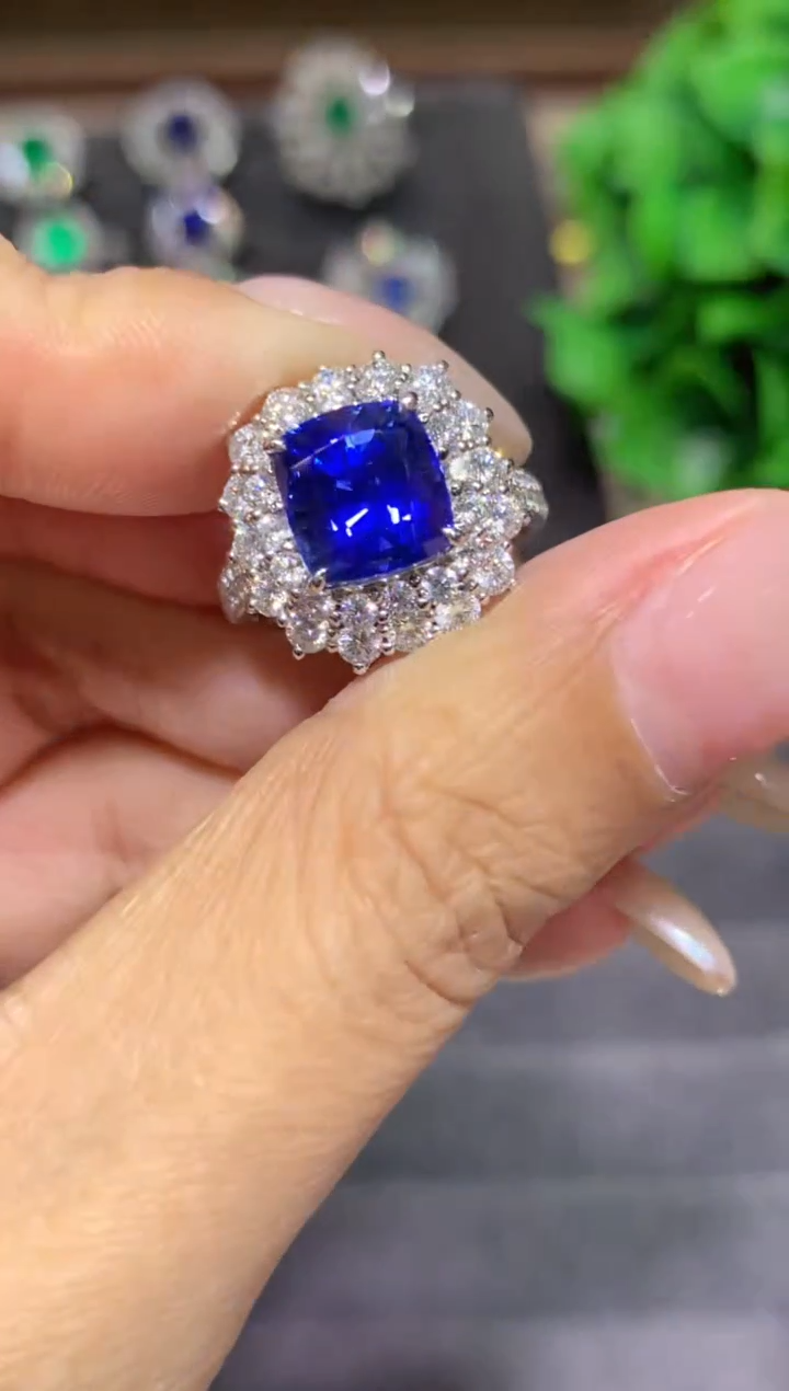 戒指蓝宝石18K金镶嵌4.01ct