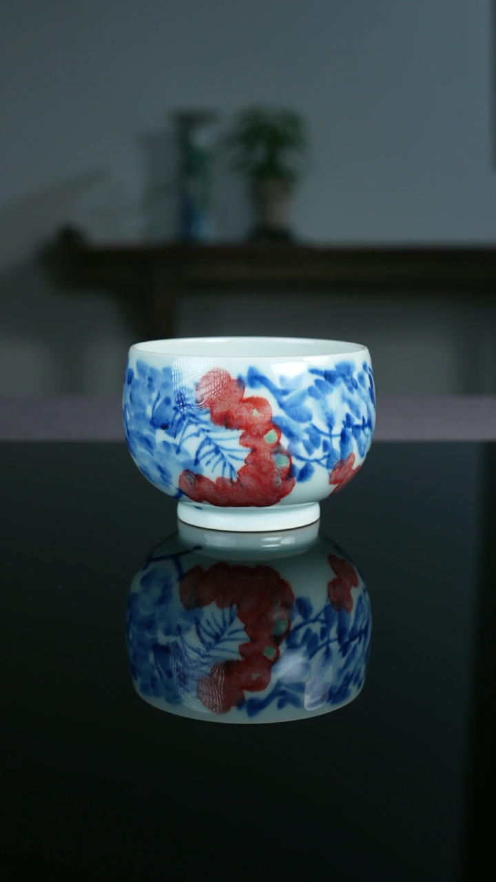 【闪购商品】瓷片《紫气东来》青花釉里红主人杯