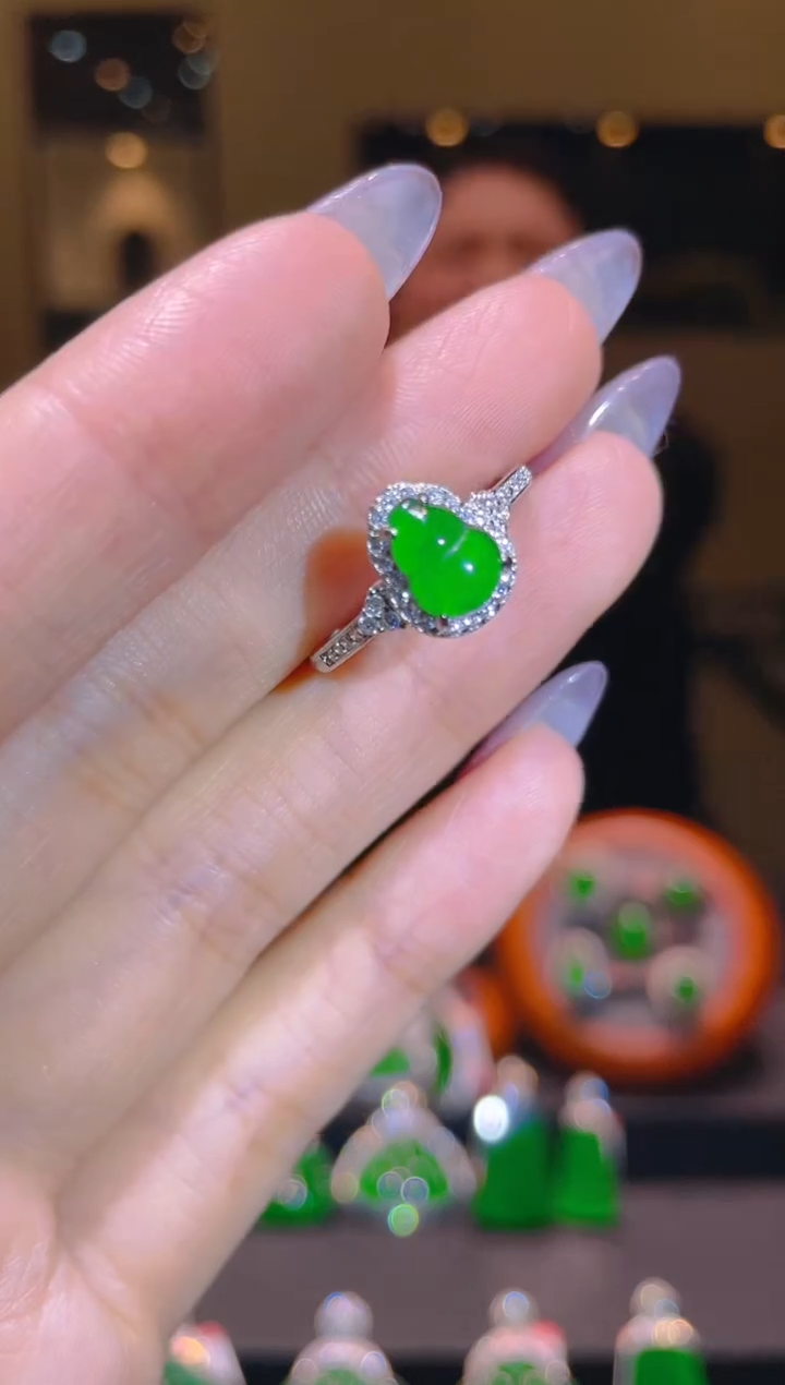 【闪购商品】翡翠未镶嵌吊坠(不含链)A2