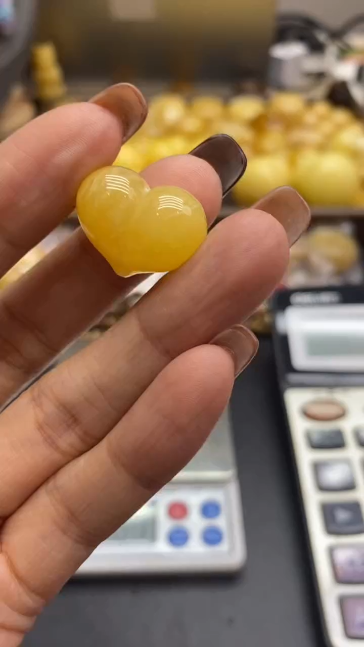 琥珀未镶嵌珠宝奇石1388