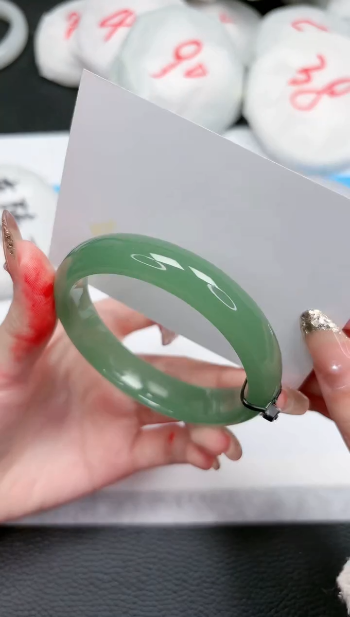 【闪购商品】石英质玉手镯未镶嵌477-56.7