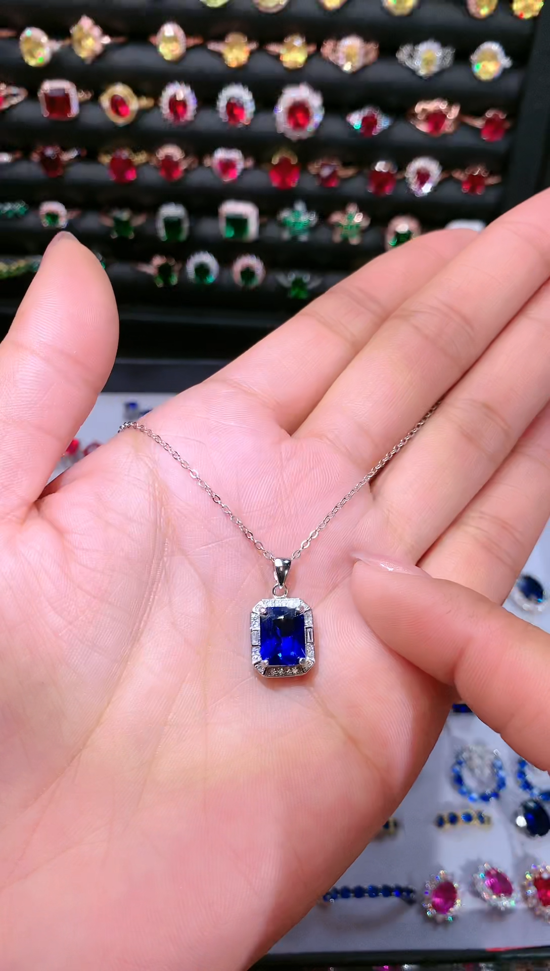 【闪购商品】蓝宝石吊坠(赠链)银S925镶嵌79