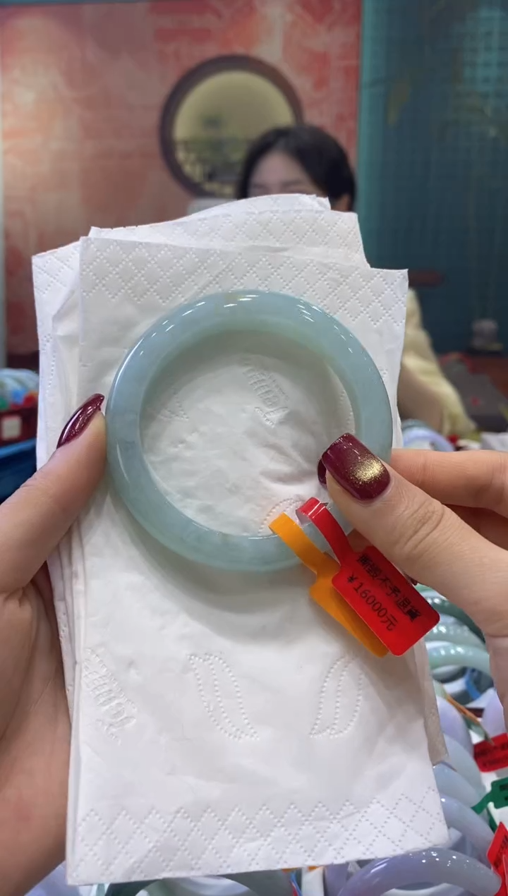 【闪购商品】翡翠手镯未镶嵌多人06112