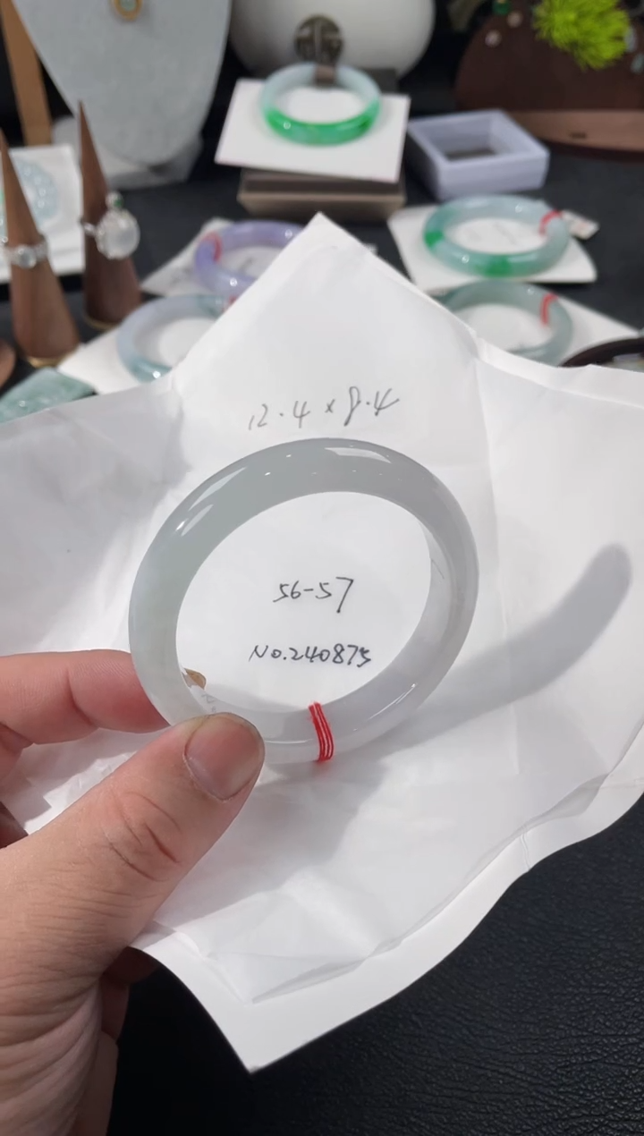 【闪购商品】翡翠手镯未镶嵌56正圈