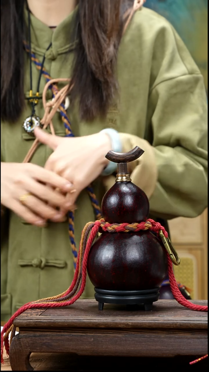 YV001简约大漆款天然酒葫芦（一物一拍）