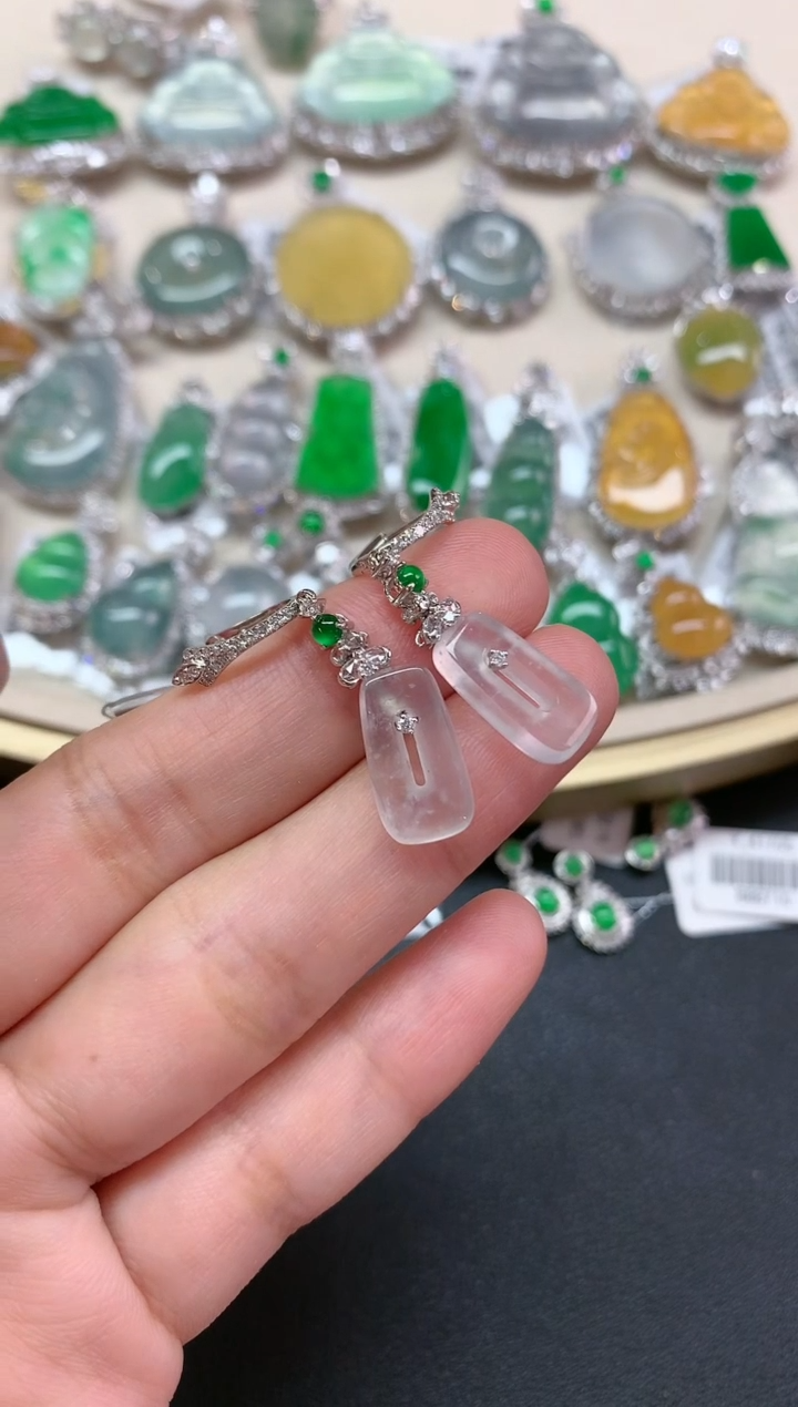 【闪购商品】翡翠耳饰18K金镶嵌W203|9800