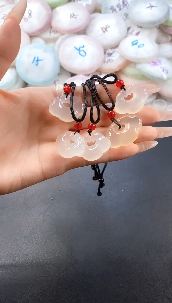 手镯玛瑙/玉髓未镶嵌玛瑙吊坠祥云锁