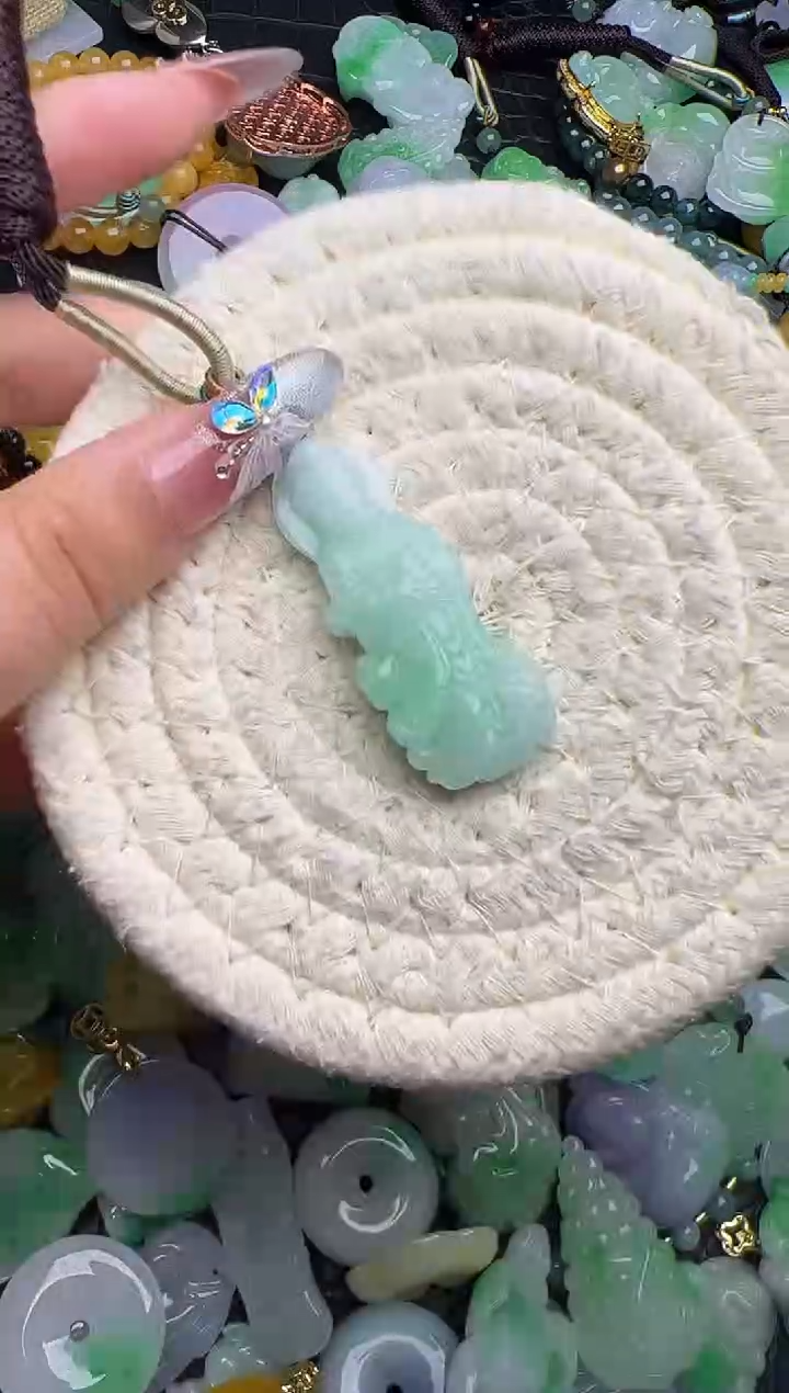 翡翠未镶嵌颈饰天然缅甸翡翠吊坠