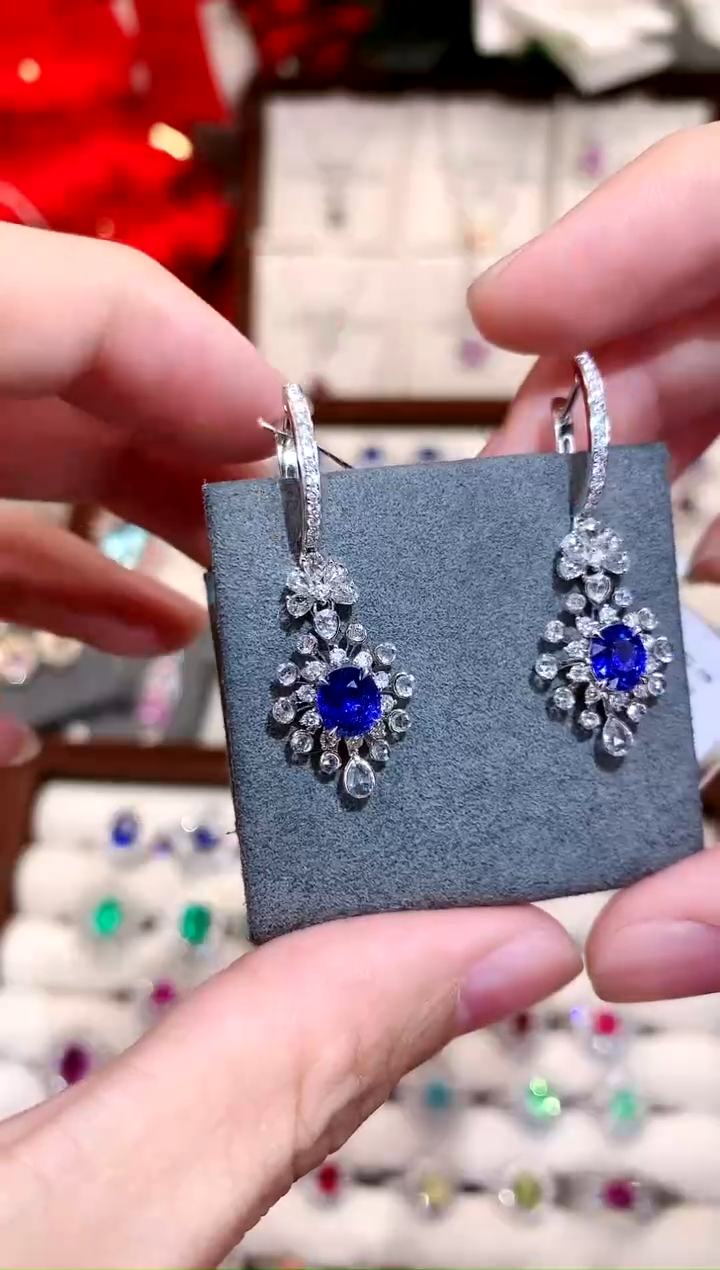 【闪购商品】蓝宝石耳饰18K金镶嵌1.62ct/天然宝石/七天无理由