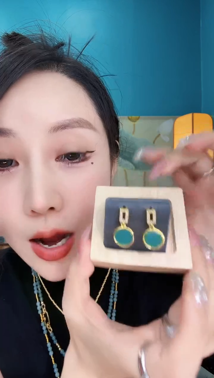 翡翠未镶嵌耳饰耳饰