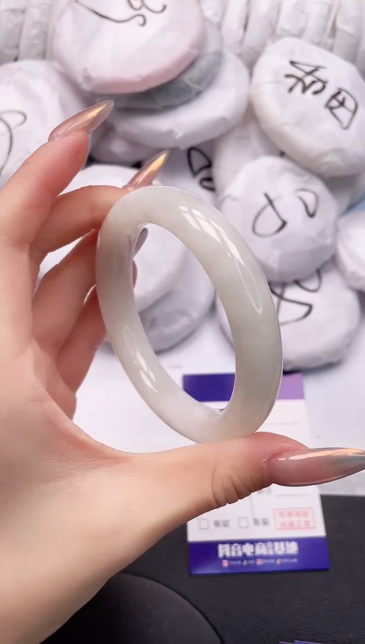 【闪购商品】和田玉手镯未镶嵌15K43-59