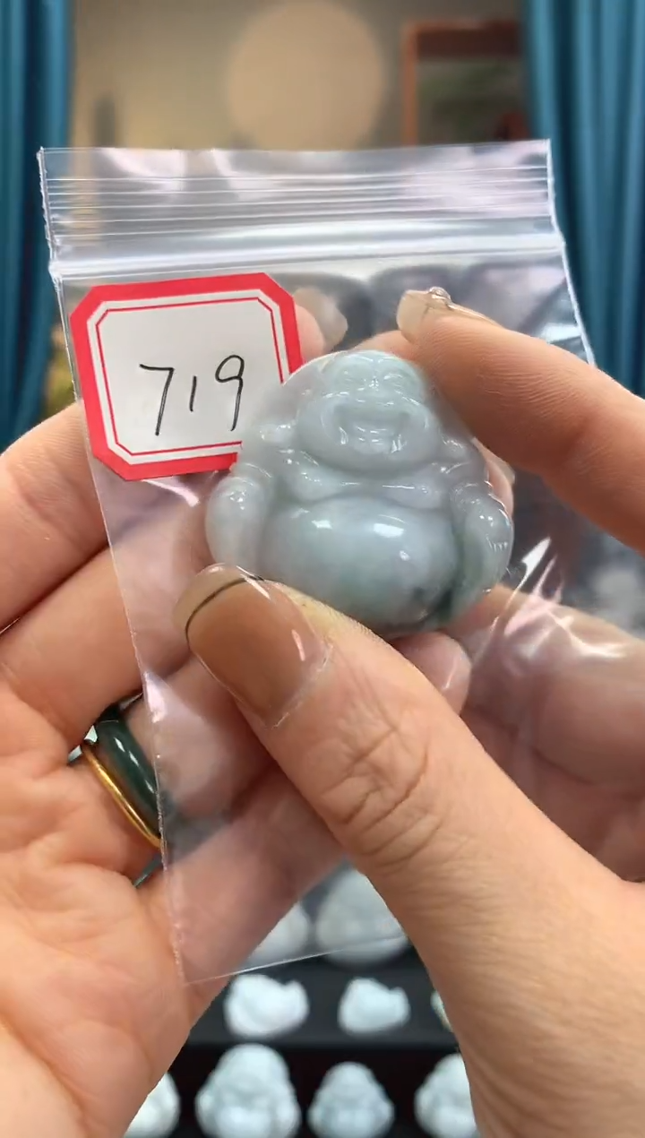翡翠未镶嵌颈饰佛公719