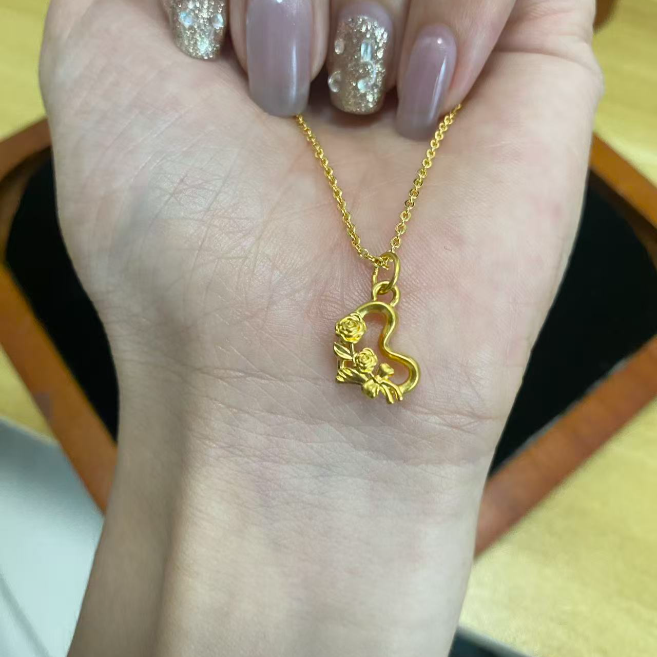 爱心玫瑰花足金999（赠链为合金材质）