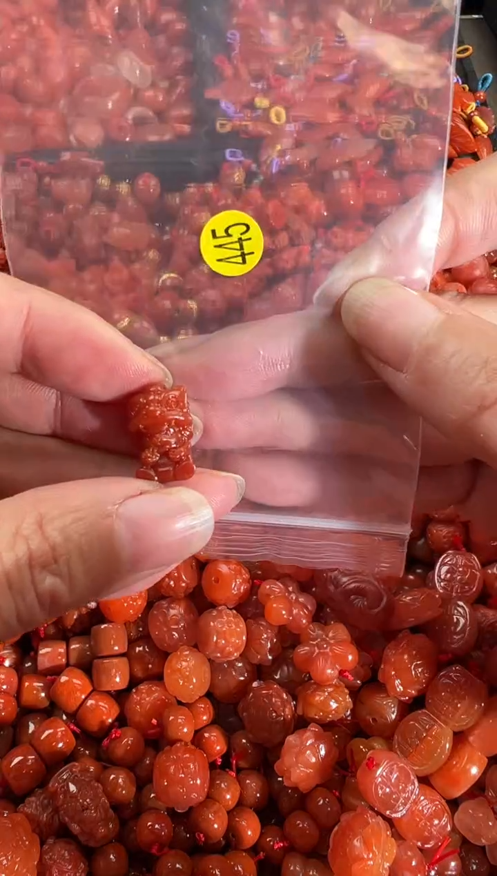 【闪购商品】南红玛瑙颈饰未镶嵌1