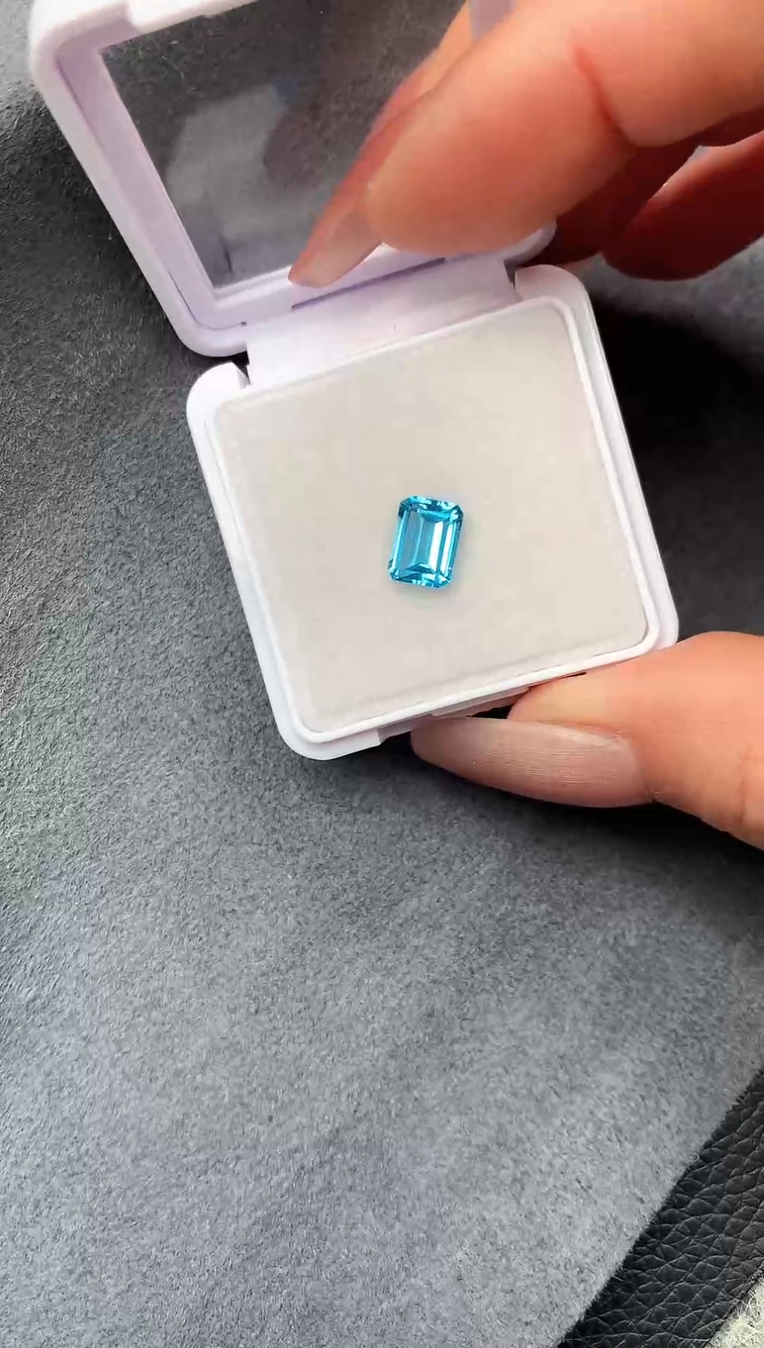 【闪购商品】托帕石裸石未镶嵌2克拉瑞士蓝