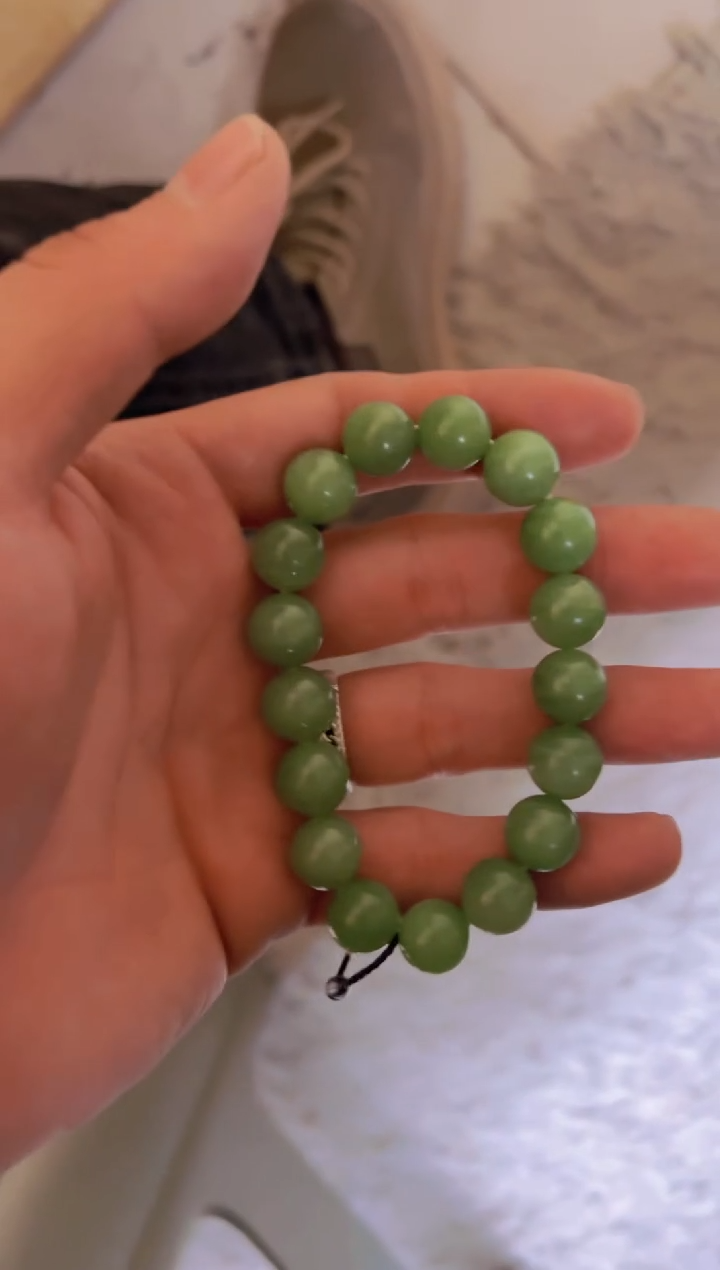 【闪购商品】和田玉手串未镶嵌且末料黑羊洞碧玉卡12手串