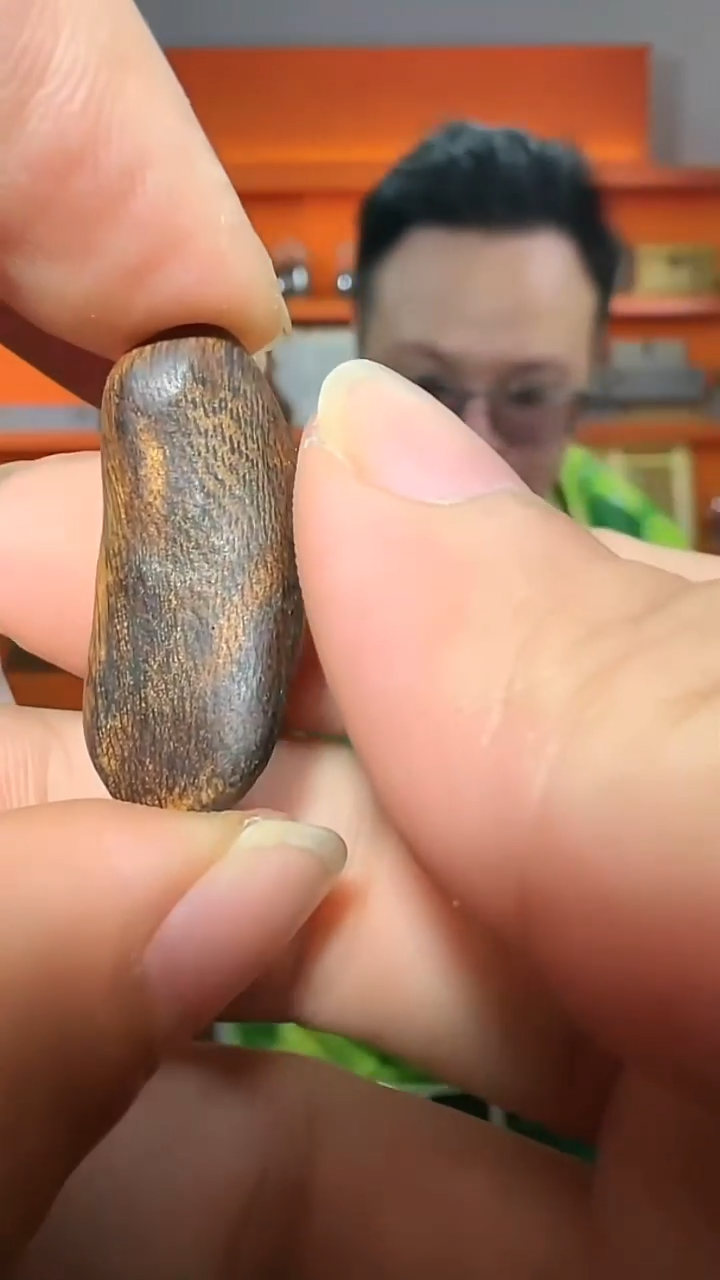沉香吊坠81号瘤疤多样性发一